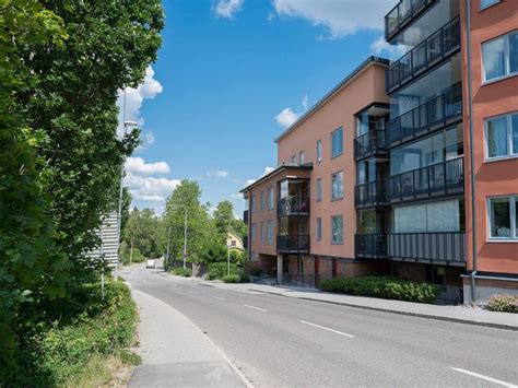 Stambanevägen 28 i Stuvsta Centrum Huddinge kommun lägenhet till