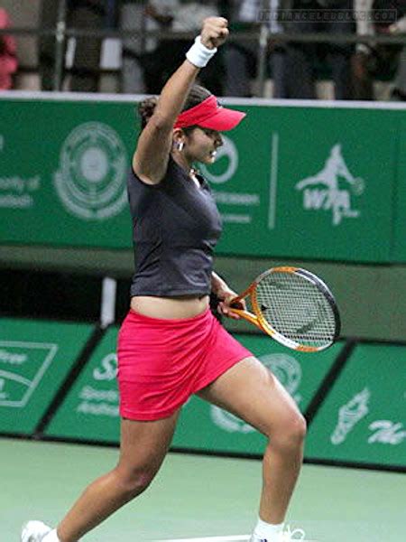 Sania Mirza On Court Tennis Hot Navel Hd Stills Indiancelebblog