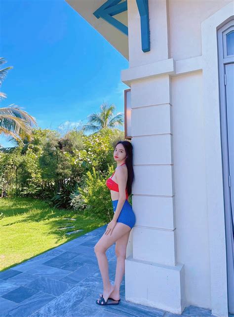 H Ng Giang Di N Bikini N Ng B Ng Sau Th I Gian N