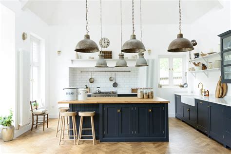 The Arts and Crafts Kitchen | deVOL Kitchens
