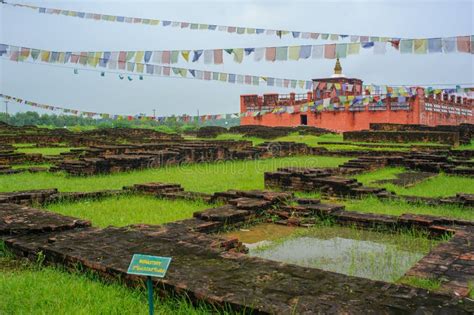 Lugar De Nacimiento Del Templo Maya Devi De Gautama Buddha Lumbini