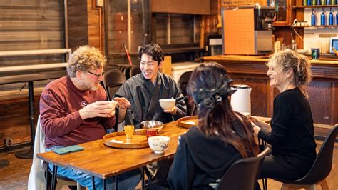 Chanoyu for Everyone: Tea Ceremony Class at the Table | RESOBOX