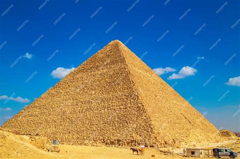 Premium Photo Great Egyptian Pyramids The Pyramid Of Cheops A Desert