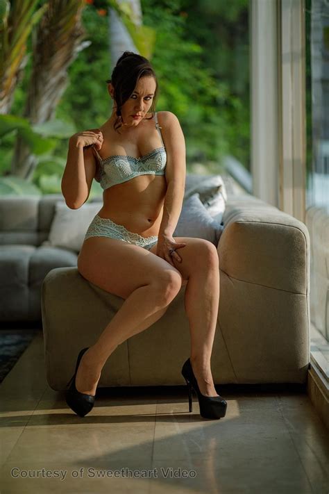 Lesbian Adventures Strap On Specialists Vol 15