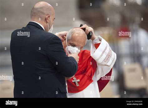 Papa Francesco Celebra La Santa Messa Nella Basilica Di San Pietro In