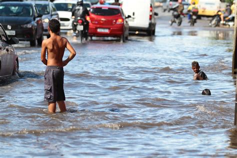 Alerta Para Chuva De Moderada A Forte Emitido Para O Grande Recife