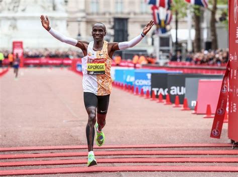 Kipchoge Proves He Has No Equal Runs 2nd Fastest Marathon Time In History Running London