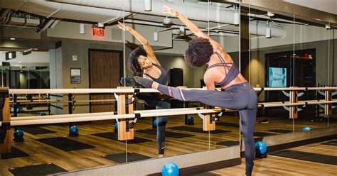 For Fitness Buffs And Landlords Gyms Are Hot Again The New York Times