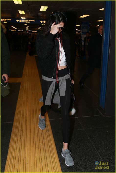 Full Sized Photo Of Kendall Jenner Hot Selfie Before Milan Fashion Week Kendall Jenner