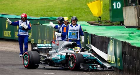 Se salvó Lewis Hamilton sufrió choque en las pruebas del Gran Premio