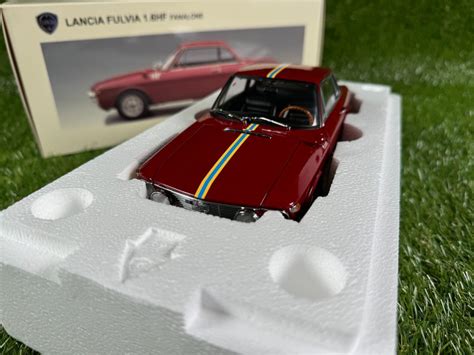 Autoart 1 18 1 Model Car Lancia Fulvia 1 6 HF Fanalone Amaranth