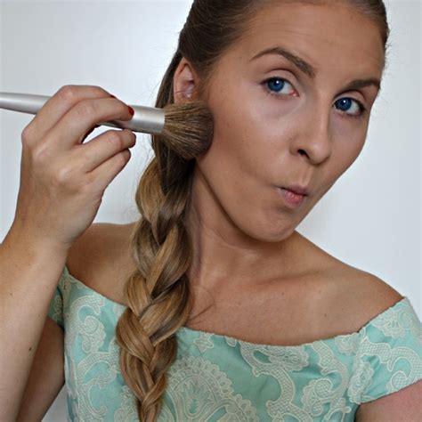 Disney's Frozen: Elsa Makeup Tutorial - thegoodstuff