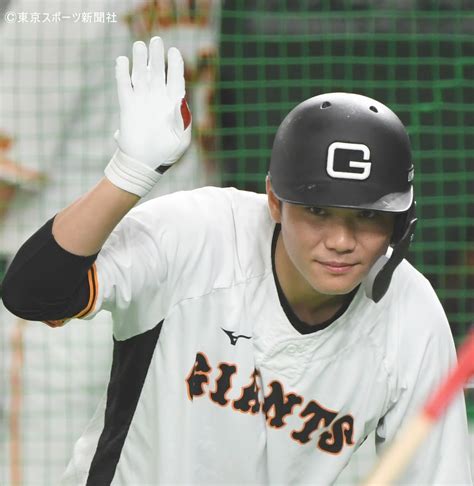 東スポ 写真部 On Twitter 【プロ野球】 2022年4月1日 巨人×阪神 坂本勇人 ＃小林誠司 巨人 ジャイアンツ