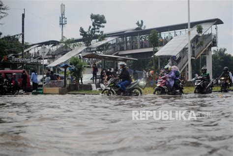 Cek Prakiraan Cuaca Hari Ini Versi Bmkg Perhatikan Khusus Dki Jakarta