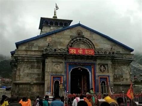 Uttarakhand Kedarnath Temple Pilgrim Priests Protest Against