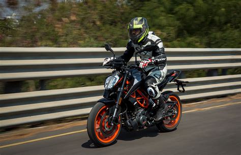 2020 Ktm 390 Duke Bs6 Review Picture Gallery Bikedekho