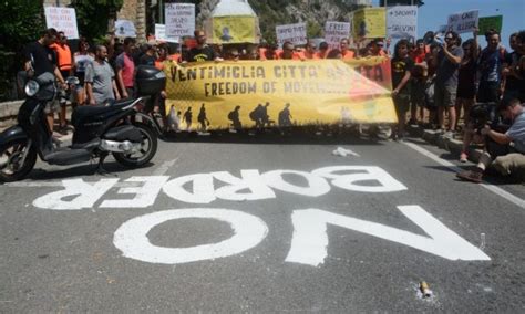 Manifestazione Dei No Border A Ventimiglia Per La Libera Circolazione