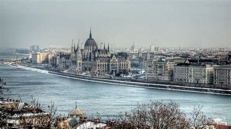 Stunning Hd Wallpaper Of Budapests Iconic Parliament Building