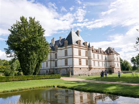 Château de Cormatin Château Escalier en pierre Voyages et découvertes