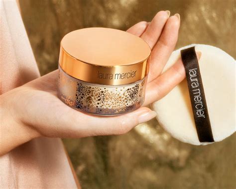 Buy Laura Mercier Translucent Loose Setting Powder - Kosmetista