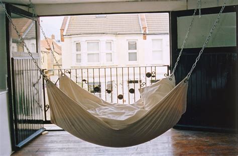 Cool Indoor Hammock – Le Beanock | DigsDigs