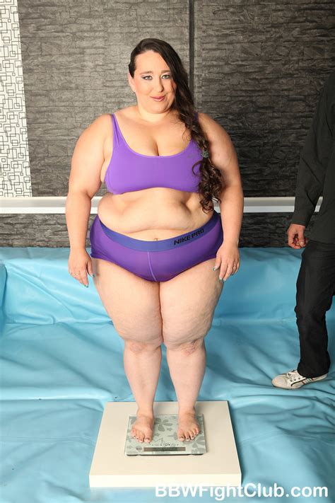 Horny Dude Fucks Hard Two Extremely Fat Bit XXX Dessert Picture 1