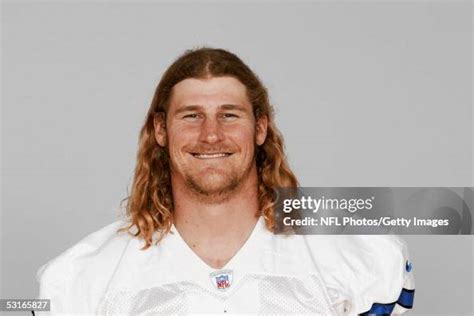 Dan Campbell of the Dallas Cowboys poses for his 2005 NFL headshot at ...