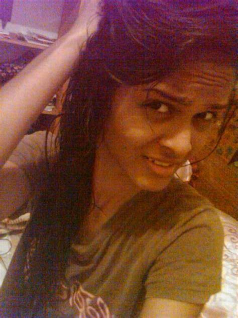 Naughty Desi Girl Showing Her Naked Body Indian Nude Girls