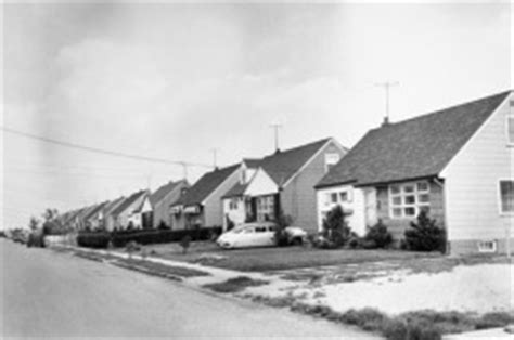 The Growth of Suburbs - US History 1950s