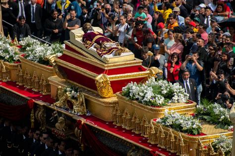 Cristo Del Amor Recorre El Centro Hist Rico Agencia Guatemalteca De