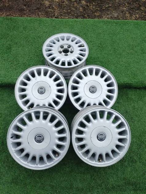 Диски литые R15, Volvo, 15", 1 шт, 5x108, 5,00 кг. литой, 64,0 мм. 5 шт ...