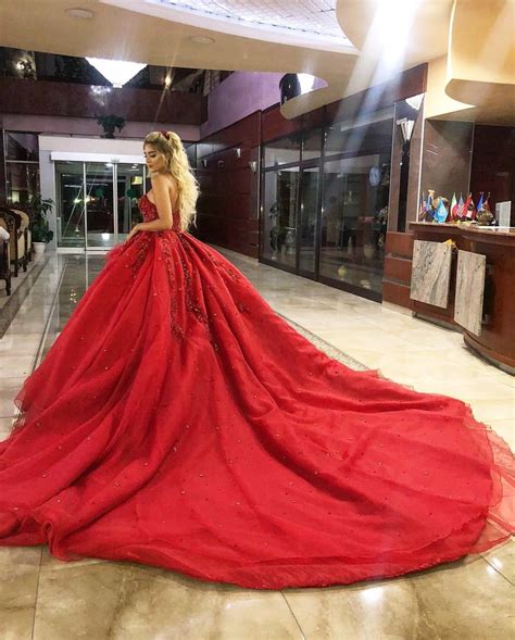 Breathtaking red ball Gown - Slaylebrity