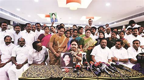 Aiadmk Files Pil In Sc Asking Tamil Nadu Governor To Invite Sasikala To