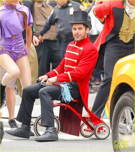 Photo Hugh Jackman Zac Efron And Zendaya Bring Greatest Showman To Streets Of Nyc 10 Photo