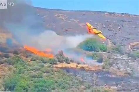 Video Un Avi N Se Estrell Mientras Combat A Los Incendios En Grecia