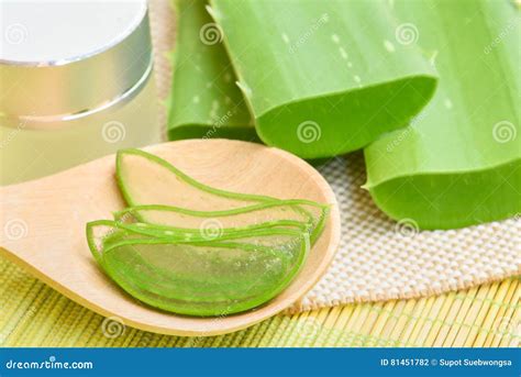 Prepared Aloe Vera Use In Spa For Skincare And Cosmetic Stock Photo