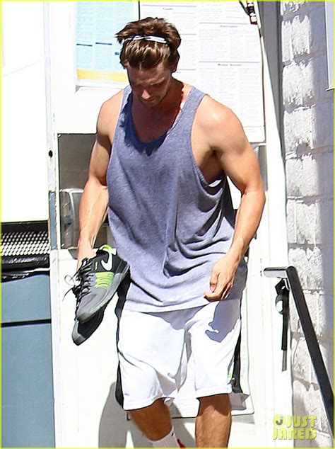 Photo Patrick Schwarzenegger Shows Off Huge Muscles 02 Photo 3360911