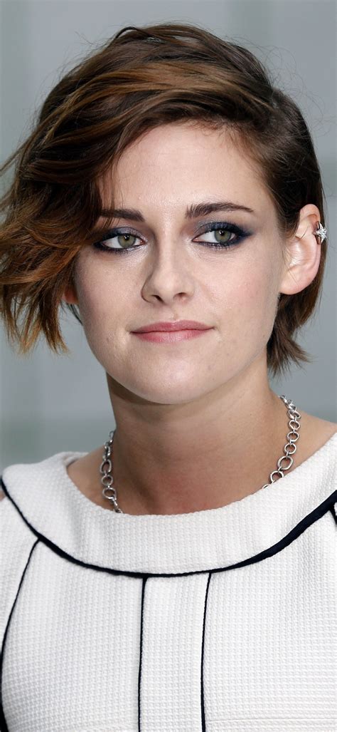 Celebrity Kristen Stewart American Brunette Face Actress Short Hair 1080x2340 Phone HD