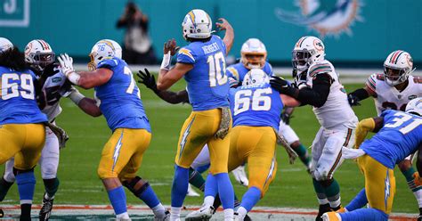 NFL Flexes Week 14 Dolphins Chargers Matchup To Prime Time CBS Los