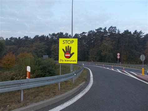 STOP zły kierunek kolejne tablice ostrzegawcze na wielkopolskich