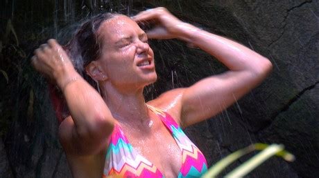 Hot Sexy Rita Simons Bikini Pics