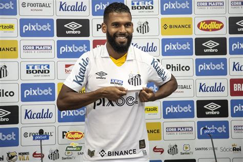 Contestado Pela Torcida Willian Maranh O Apresentado No Santos Dar