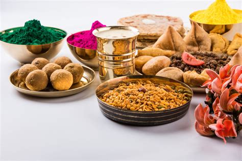 Popular & Traditional Holi Food, Snacks, Drinks: Mouthwatering Holi Dishes