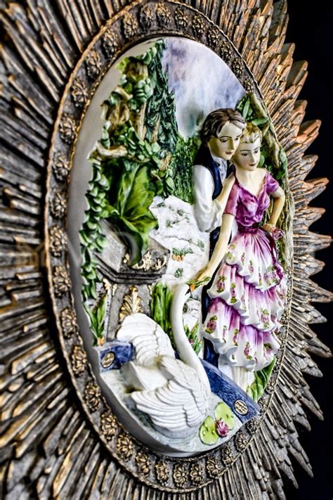 Картина барельефная классическая COUPLE - "MONARCH"