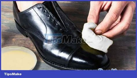 Ways to help make leather shoes cleaner and more beautiful - TipsMake.com