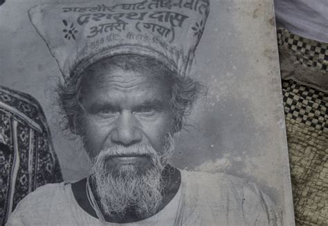 Dashrath Manjhi The Man Who Broke A Mountain Alone The Incredibles