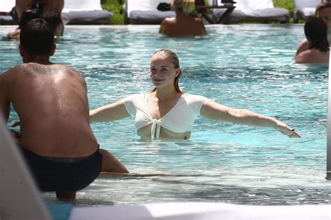 Sophie Turner Nude Photos Videos Celeb Masta
