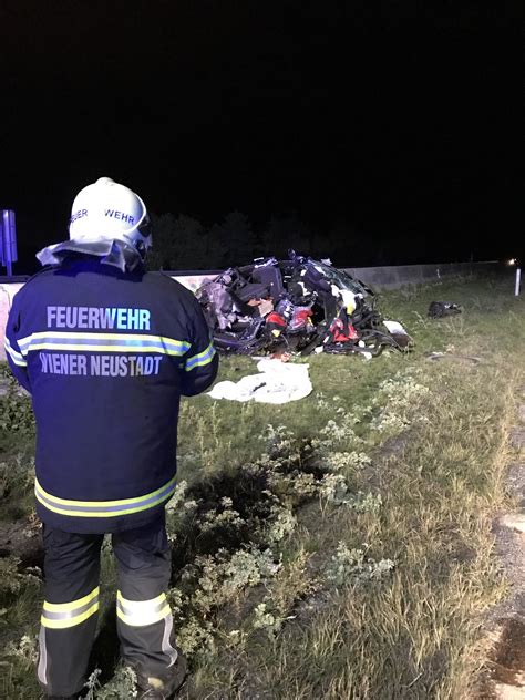 Schwerer Verkehrsunfall Fordert Einen Toten Und Einen Verletzten