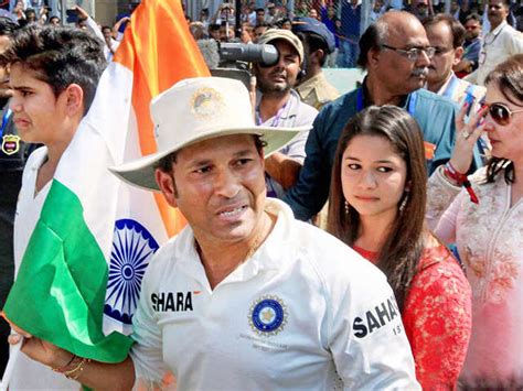 Sachin Tendulkar bowls in his last test match - Sachin Tendulkar's last ...