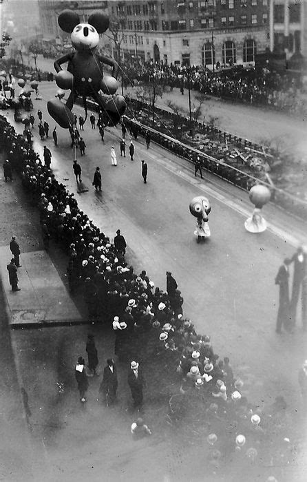 Mickey Mouses First Appearance In The Macys Thanksgiving Parade Nyc